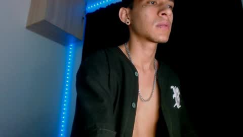 Snapshot of samuel_suarez chatting on December 5, 6:43 am online show from December 5, 6:43 am