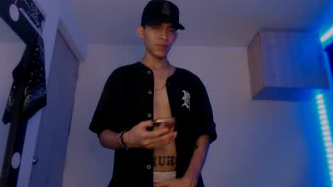 Snapshot of samuel_suarez chatting on January 25, 7:38 am online show from January 25, 7:38 am