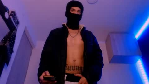 Snapshot of samuel_suarez chatting on February 13, 8:24 pm online show from February 13, 8:24 pm