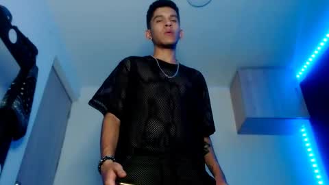 Snapshot of samuel_suarez chatting on March 2, 9:54 pm online show from March 2, 9:54 pm