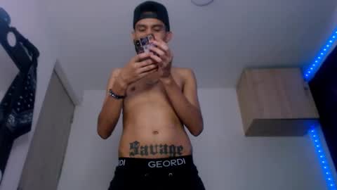 Snapshot of samuel_suarez chatting on March 3, 6:22 pm online show from March 3, 6:22 pm