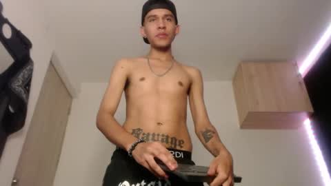 Snapshot of samuel_suarez chatting on March 11, 10:53 pm online show from March 11, 10:53 pm