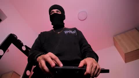 Snapshot of samuel_suarez chatting on September 16, 1:28 am online show from September 16, 1:28 am