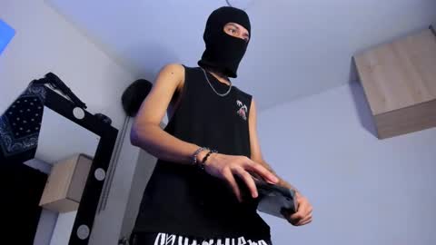 Snapshot of samuel_suarez chatting on October 24, 6:54 am online show from October 24, 6:54 am