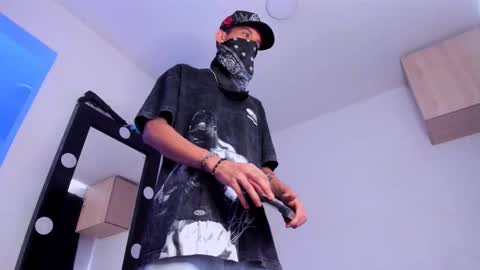 Snapshot of samuel_suarez chatting on October 26, 12:33 pm online show from October 26, 12:33 pm