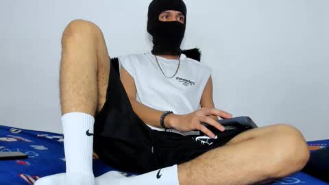 Snapshot of samuel_suarez chatting on November 15, 2:20 am online show from November 15, 2:20 am