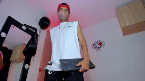   online show from January 8, 1:41 am