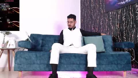  Samuel Coopper  online show from November 19, 6:52 pm