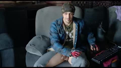 samueldixky online show from February 3, 8:36 pm