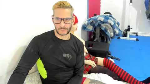 Snapshot of samuraijiu1 chatting on December 13, 7:53 pm Samuraijiu online show from December 13, 7:53 pm