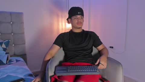 Snapshot of samxx_muscle chatting on September 28, 1:49 pm samxx_muscle online show from September 28, 1:49 pm