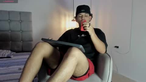 Snapshot of samxx_muscle chatting on October 1, 3:07 pm samxx_muscle online show from October 1, 3:07 pm