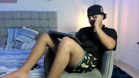 Snapshot of samxx_muscle chatting on October 10, 1:54 pm samxx_muscle online show from October 10, 1:54 pm