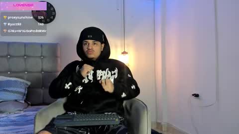 Snapshot of samxx_muscle chatting on October 13, 2:06 pm samxx_muscle online show from October 13, 2:06 pm