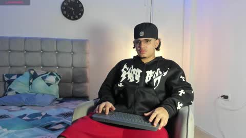 Snapshot of samxx_muscle chatting on October 29, 2:52 pm samxx_muscle online show from October 29, 2:52 pm