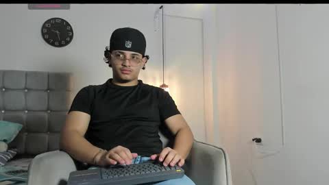 Snapshot of samxx_muscle chatting on November 12, 1:44 pm samxx_muscle online show from November 12, 1:44 pm