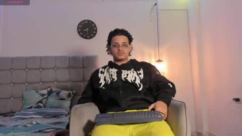 Snapshot of samxx_muscle chatting on December 5, 1:31 pm samxx_muscle online show from December 5, 1:31 pm