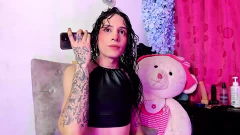 Snapshot of samy_ice chatting on June 24, 10:53 pm samy_ice online show from June 24, 10:53 pm