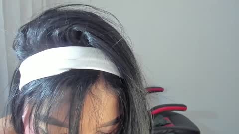 Hello I am absent due to a family calamity I will return soon-hola estoy ausente por un problema familiar volvere pronto. online show from January 10, 12:17 am