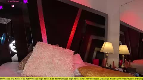 Snapshot of samy_ross_ chatting on May 29, 4:10 am Find me at when im offline here. online show from May 29, 4:10 am
