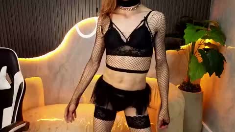 Snapshot of samy_tp chatting on November 27, 8:00 pm Samy online show from November 27, 8:00 pm