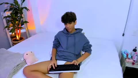 Sammy online show from June 25, 3:06 am