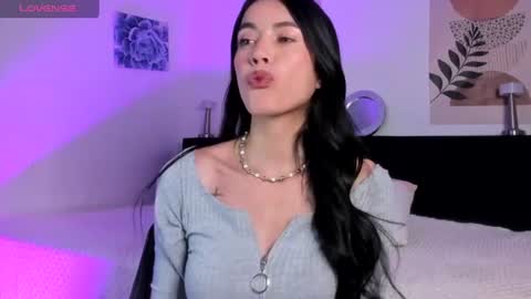 Snapshot of samylewis4_20 chatting on August 3, 10:32 am sammy online show from August 3, 10:32 am