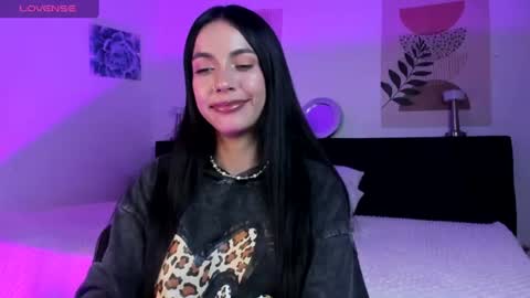 Snapshot of samylewis4_20 chatting on August 6, 8:49 am sammy online show from August 6, 8:49 am