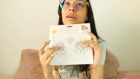 Snapshot of samyonichan chatting on February 6, 4:21 am Special show on 17 december and 23 UwU online show from February 6, 4:21 am