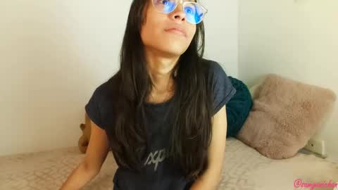 Snapshot of samyonichan chatting on February 10, 7:36 am Special show on 17 december and 23 UwU online show from February 10, 7:36 am