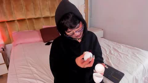 Snapshot of samysharky chatting on September 18, 2:08 pm samysharky online show from September 18, 2:08 pm