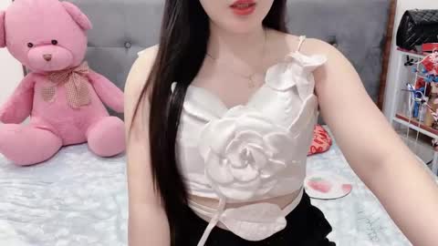 sanami_sian_ online show from May 26, 2:35 pm