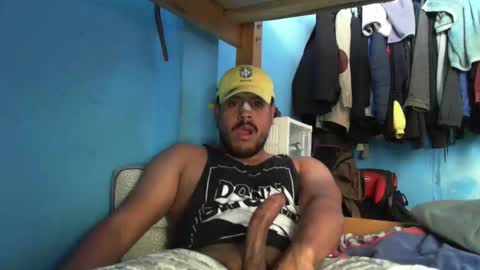 Snapshot of sandalo123 chatting on March 22, 6:33 pm sandalo123 online show from March 22, 6:33 pm