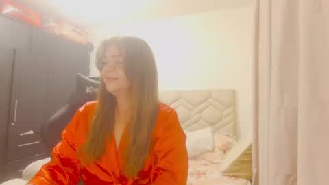 Snapshot of sanddi_milff chatting on July 12, 12:23 am Sanddi online show from July 12, 12:23 am