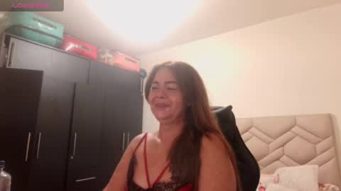 Snapshot of sanddi_milff chatting on July 15, 12:54 pm Sanddi online show from July 15, 12:54 pm