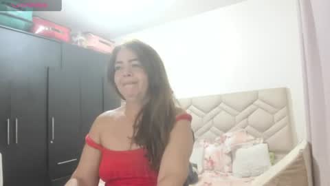 Snapshot of sanddi_milff chatting on July 21, 12:02 am Sanddi online show from July 21, 12:02 am