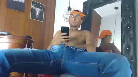 Snapshot of sander_ath chatting on September 11, 12:49 pm Sander online show from September 11, 12:49 pm