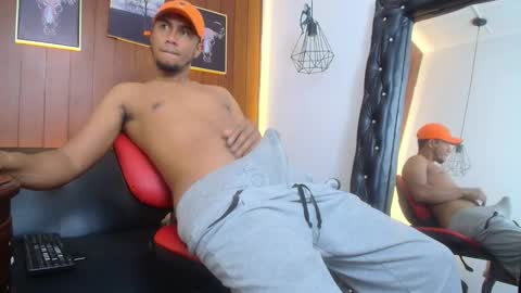 Snapshot of sander_ath chatting on October 8, 4:26 pm Sander online show from October 8, 4:26 pm