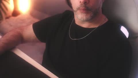 Snapshot of sanders_white chatting on March 3, 9:33 am Sanders online show from March 3, 9:33 am