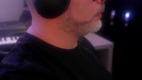 Snapshot of sanders_white chatting on September 14, 11:59 pm Sanders online show from September 14, 11:59 pm