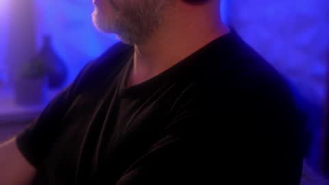 Snapshot of sanders_white chatting on October 6, 3:59 am Sanders online show from October 6, 3:59 am