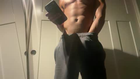 Snapshot of sandiegoboy22 chatting on May 31, 7:37 am help me pay for coachella online show from May 31, 7:37 am