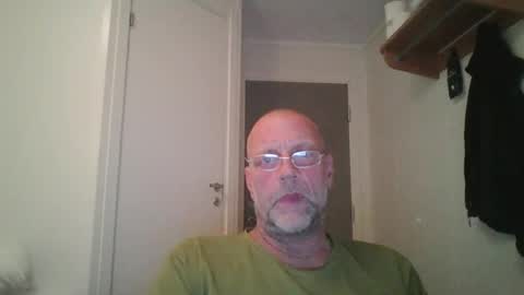 Snapshot of sandnesrune523 chatting on November 18, 6:45 pm sandnesrune523 online show from November 18, 6:45 pm