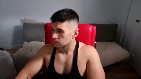 Snapshot of sandow_ chatting on October 23, 6:39 pm Sandow online show from October 23, 6:39 pm