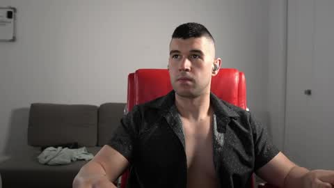 Sandow online show from June 4, 8:15 pm