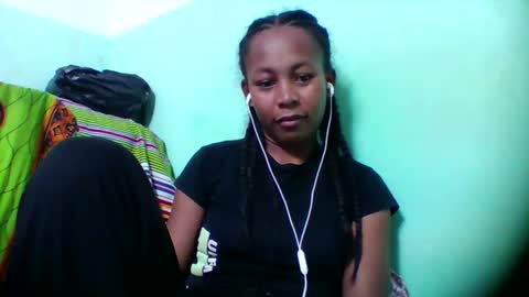 sandra1253099 online show from December 16, 6:24 pm