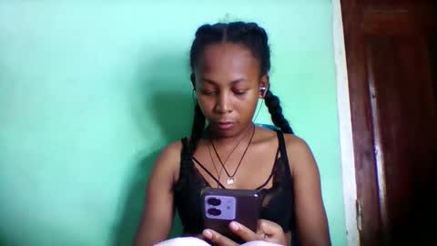 sandra1253099 online show from May 1, 5:50 pm