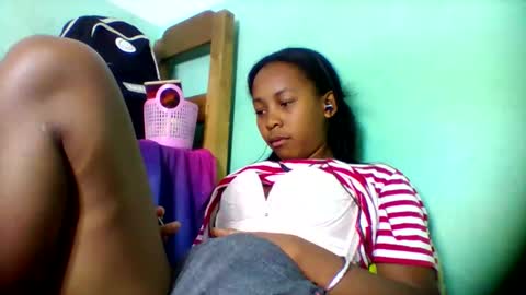 sandra1253099 online show from June 10, 6:29 pm