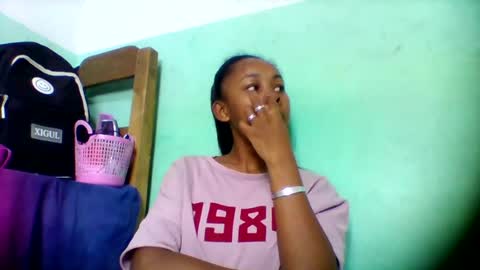sandra1253099 online show from July 7, 6:05 am