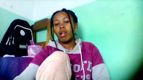 sandra1253099 online show from July 10, 7:23 am